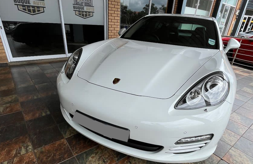 Porsche - Panamera 4S V8